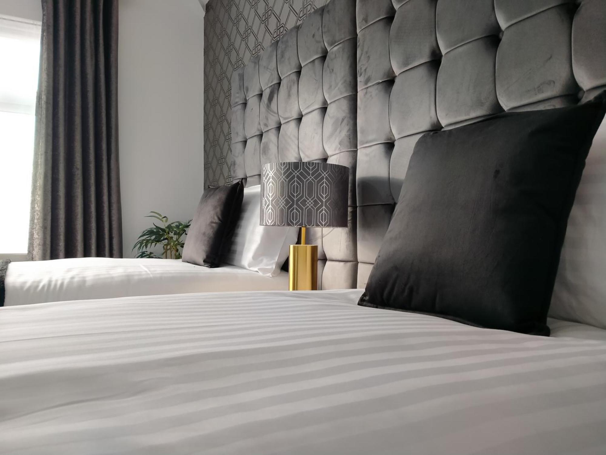 Sirius House - Sleeps 7, Driveway, Garden Villa Crewe Eksteriør bilde