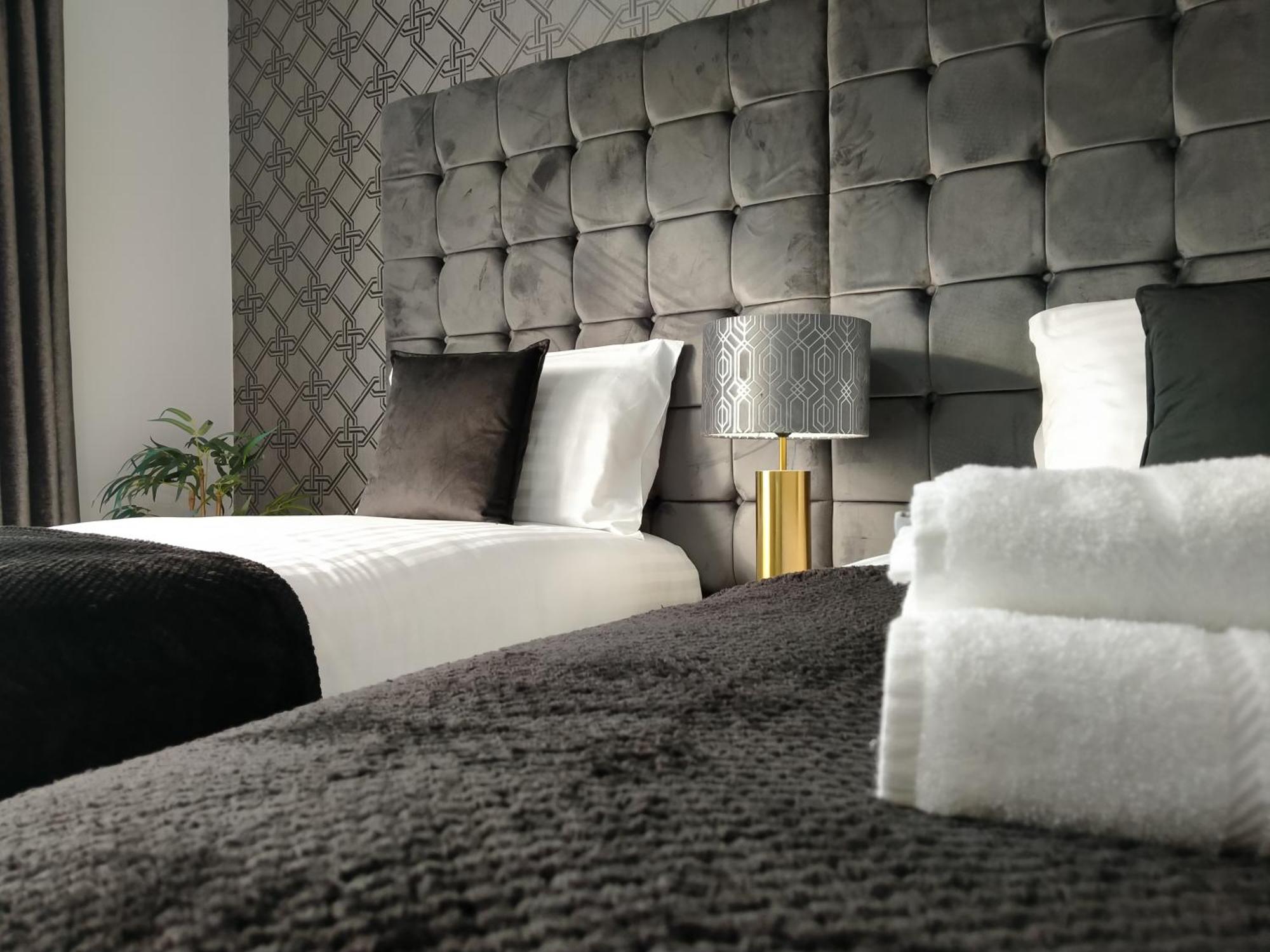 Sirius House - Sleeps 7, Driveway, Garden Villa Crewe Eksteriør bilde