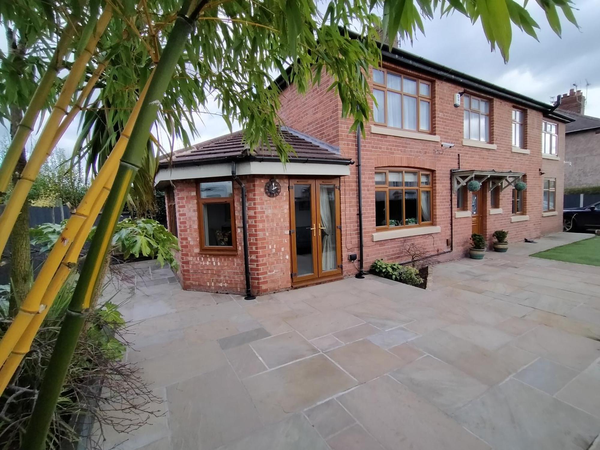 Sirius House - Sleeps 7, Driveway, Garden Villa Crewe Rom bilde