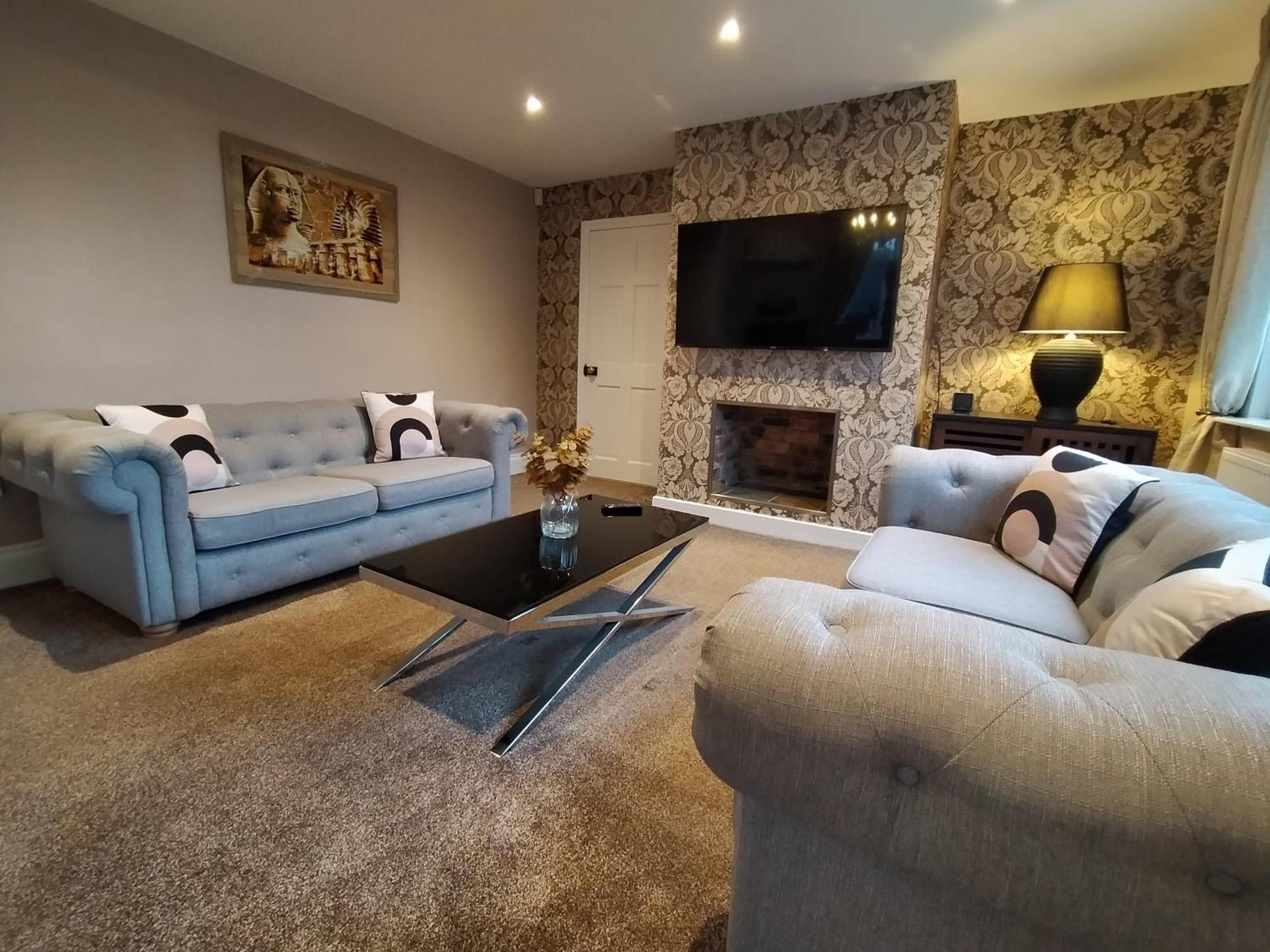 Sirius House - Sleeps 7, Driveway, Garden Villa Crewe Eksteriør bilde