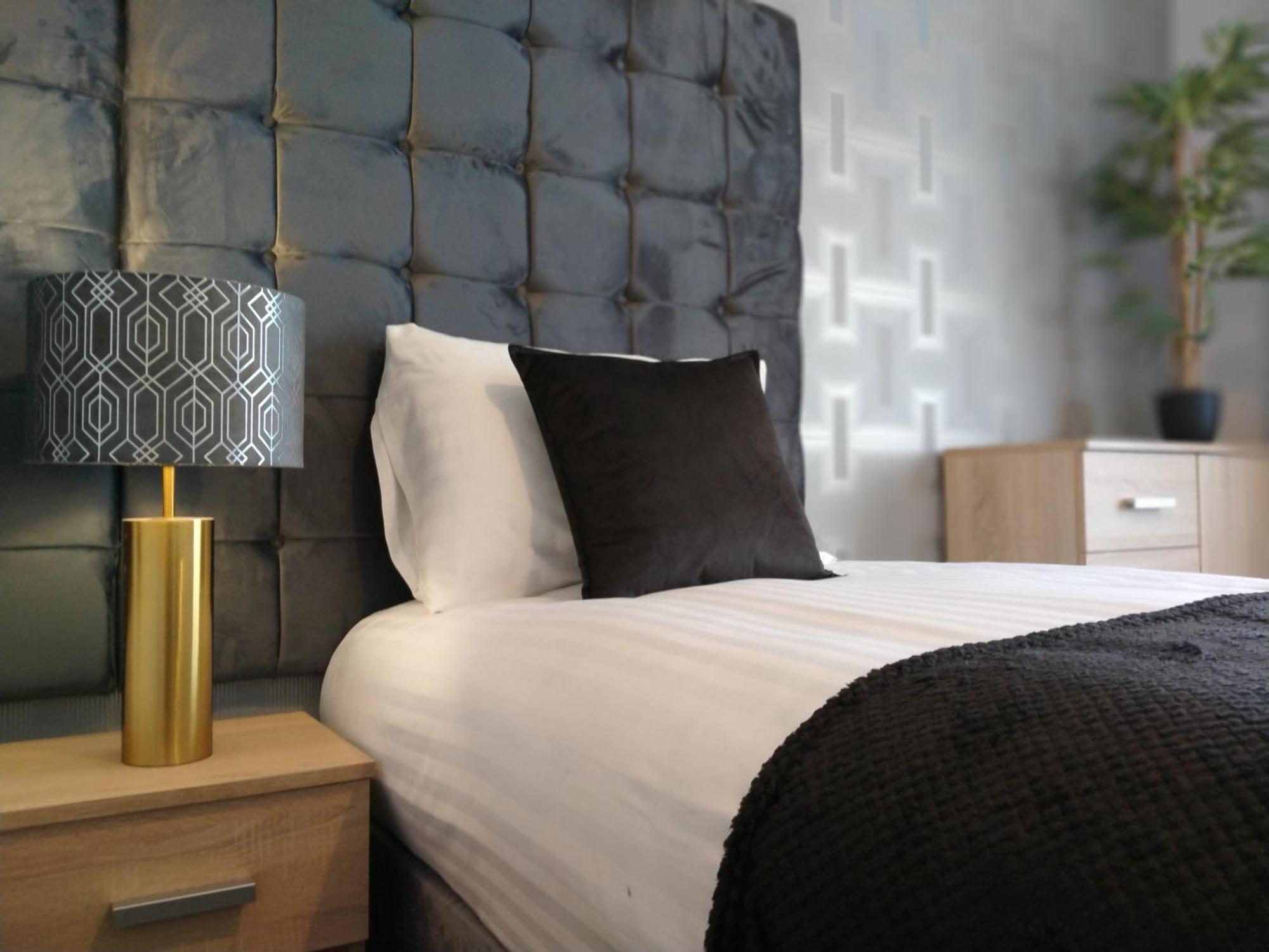 Sirius House - Sleeps 7, Driveway, Garden Villa Crewe Eksteriør bilde