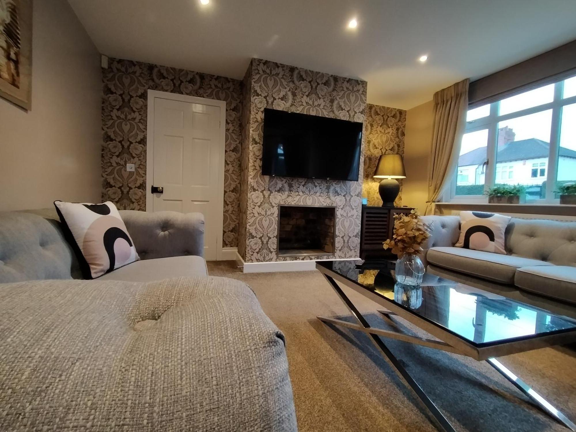 Sirius House - Sleeps 7, Driveway, Garden Villa Crewe Eksteriør bilde